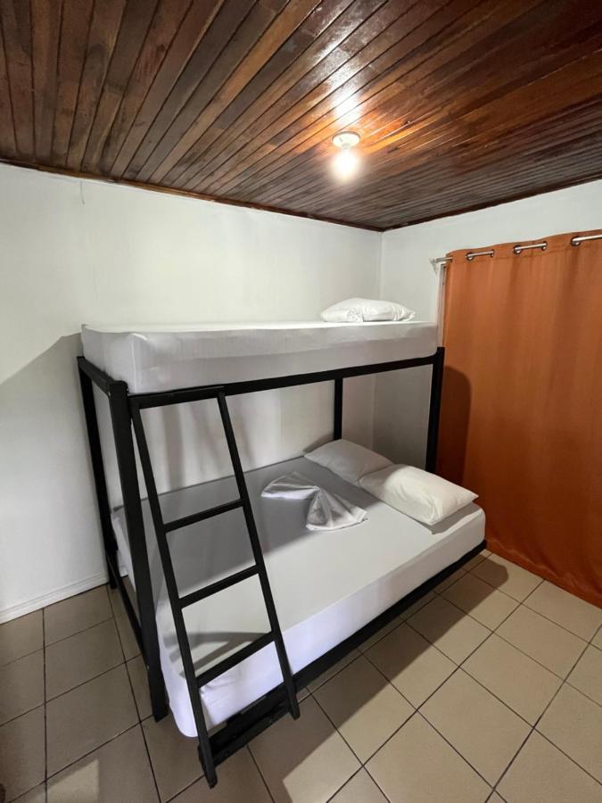 Arenal Sloth Hostel ラ・フォルトゥナ エクステリア 写真